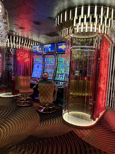 Elite Slots Centru Pitesti, sala de jocuri